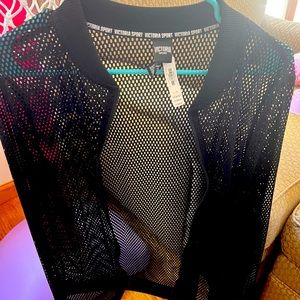 Victoria secret sport
Size large
Color black mesh
